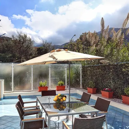 Caruso 3 By Villasandco Rentalsorrento Appartement